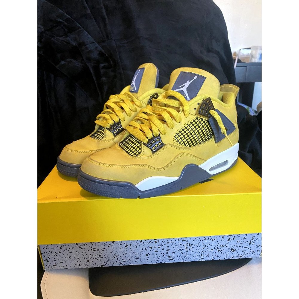 Air Jordan 4 Retro Lightning